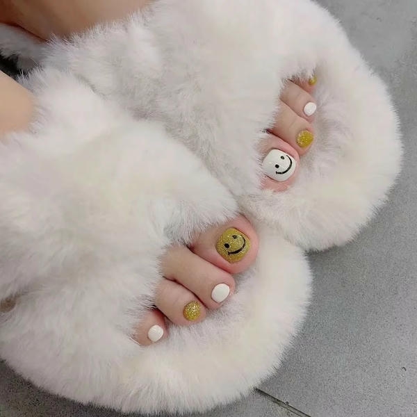 móng chân xinh xắn