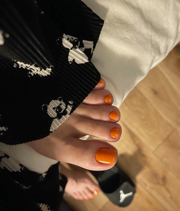 móng màu cam lấp lánh