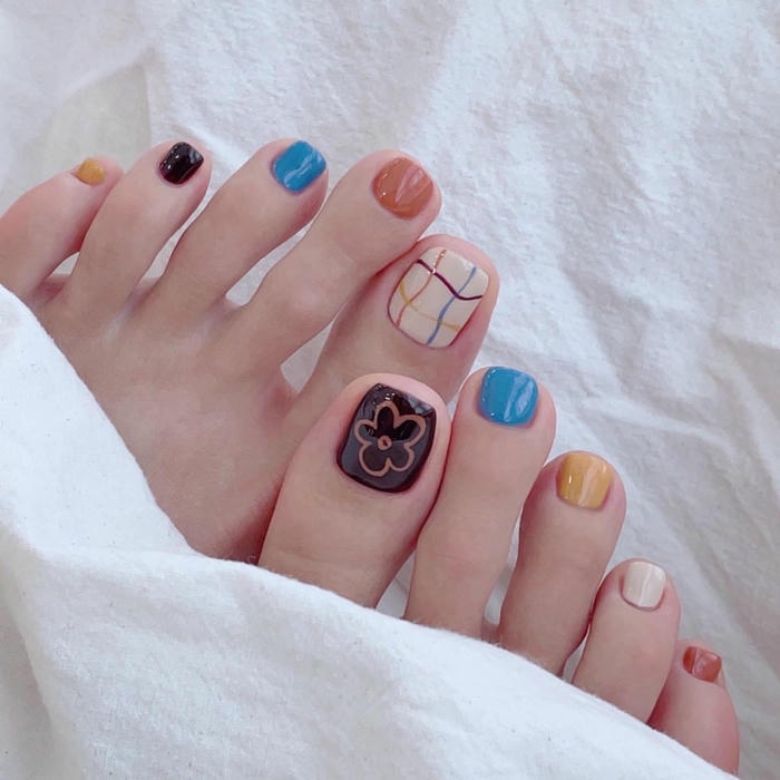 nail chân đơn giản nhẹ nhàng tinh tế