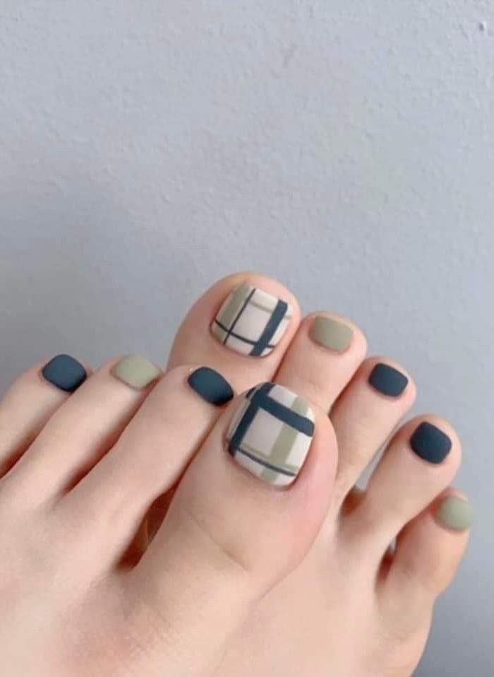 nail chân đơn giản trendy 2025