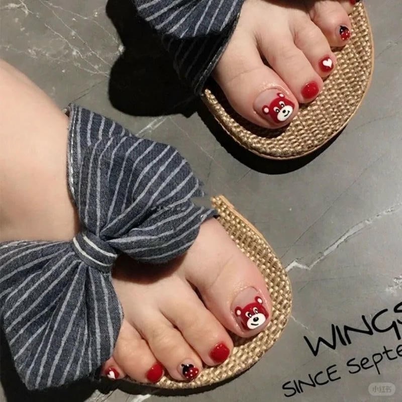 nail chân họa tiết gấu cực dễ thương