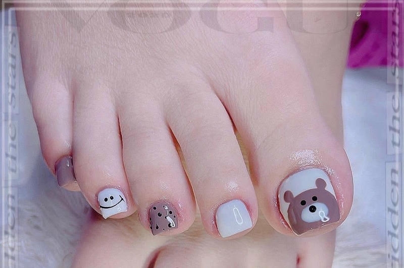 nail chân họa tiết gấu cute