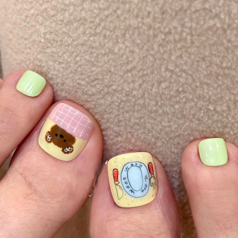 nail chân họa tiết gấu đơn giản mà xinh