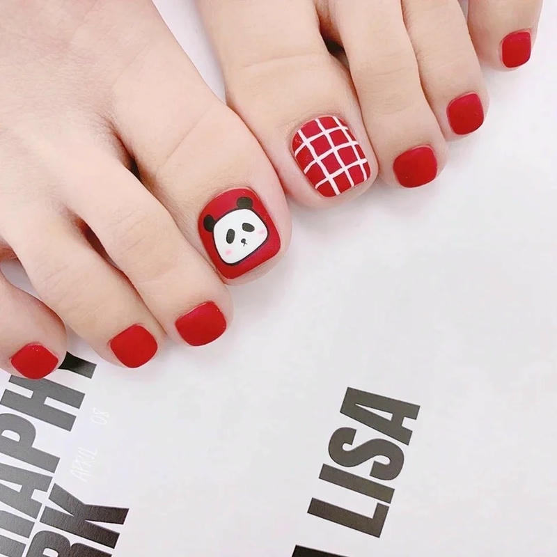 nail chân họa tiết gấu trẻ trung