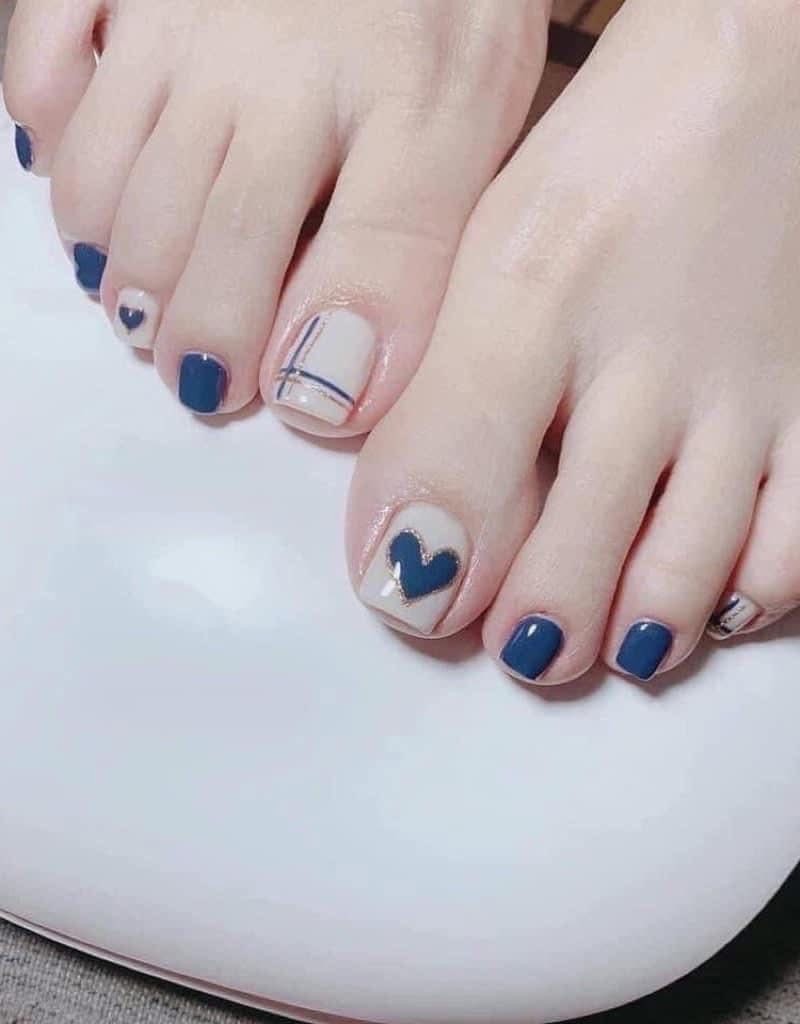 nail chân kẻ màu pastel