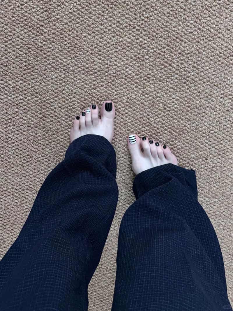 nail chân kẻ nhẹ nhàng