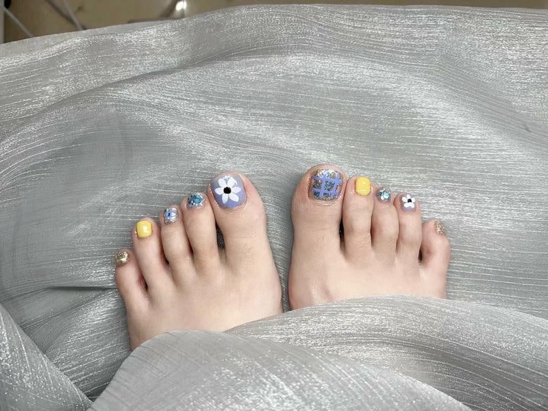 nail chân kẻ phong cách