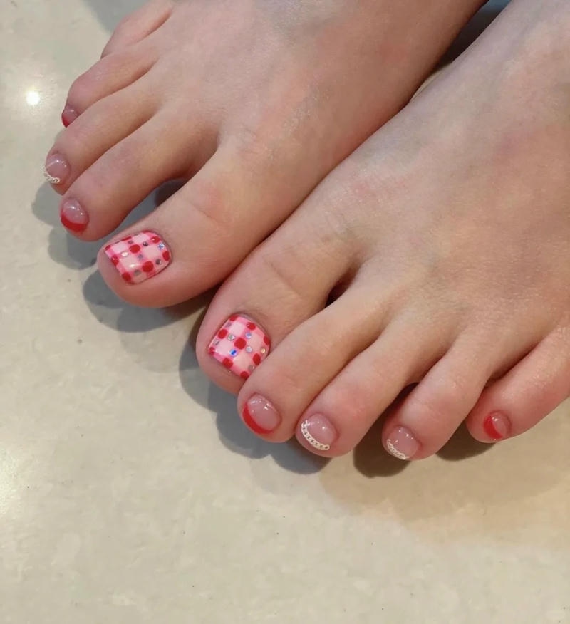 nail chân kẻ sang trọng