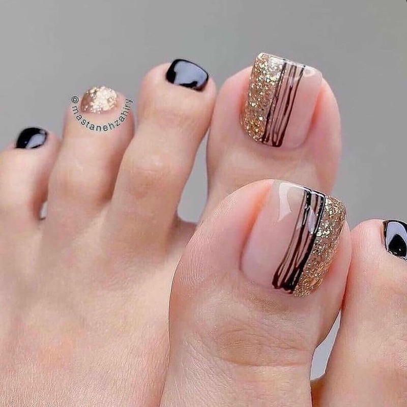 nail chân kẻ tone xanh trắng