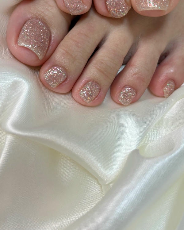 nail chân lấp lánh hợp xu hướng