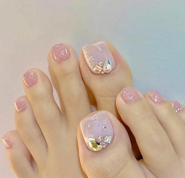 nail chân lấp lánh màu đỏ