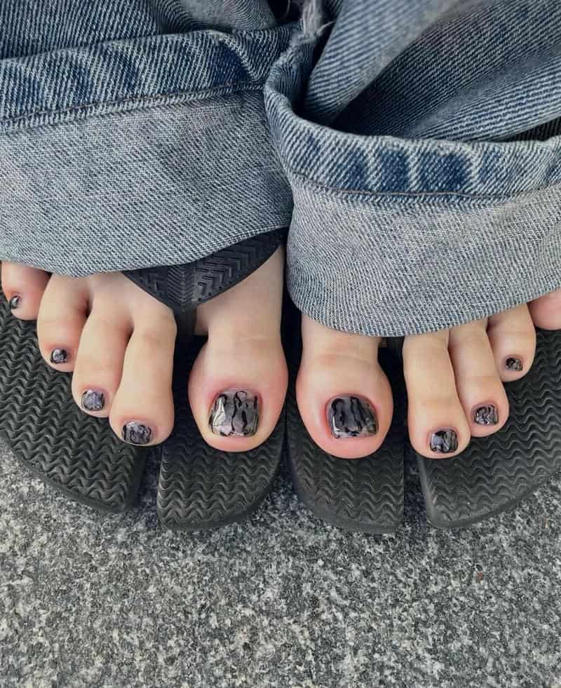 nail chân loang dự tiệc