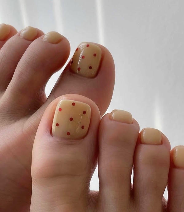 nail chân màu kem tinh tế