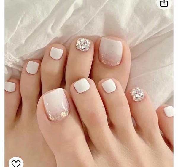 nail chân màu kem trẻ trung