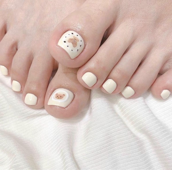 nail chân màu kem trơn đẹp