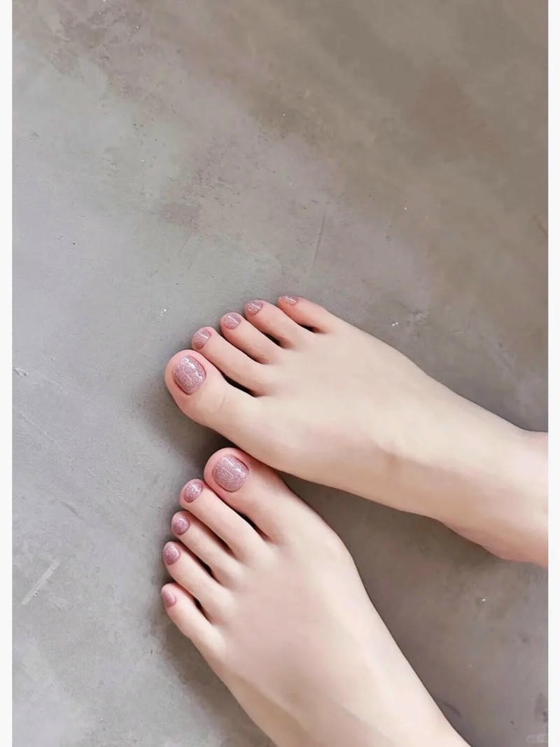 nail chân màu nude cực bắt mắt