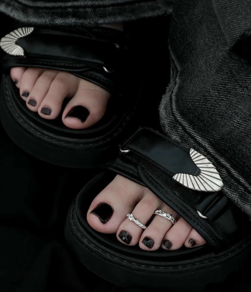 nail chân ngắn sang trọng tinh tế