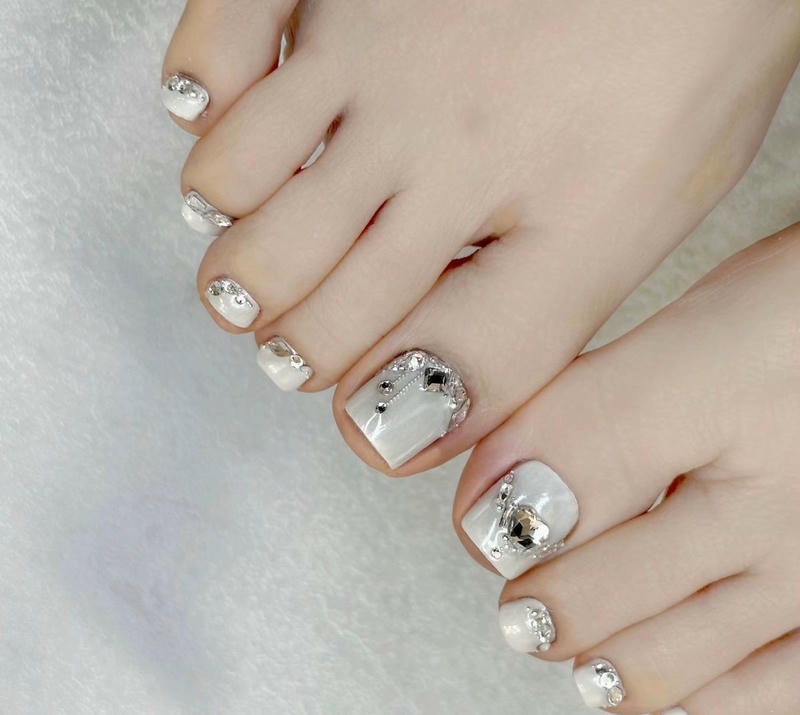 nail chân sang chảnh màu nude