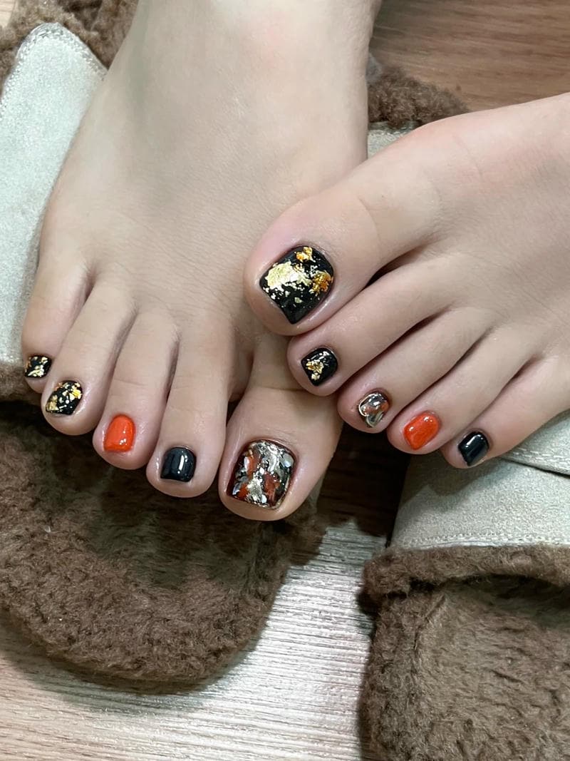 nail chân trung tuổi nhã nhặn