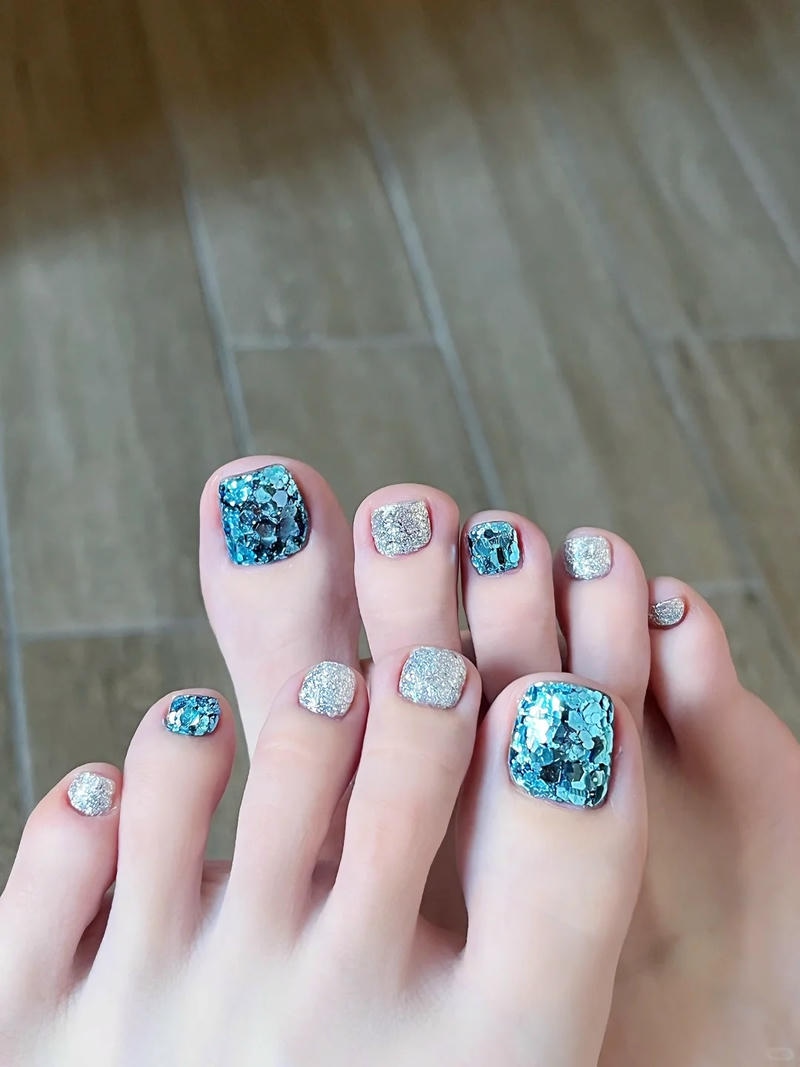 nail chân trung tuổi tinh tế