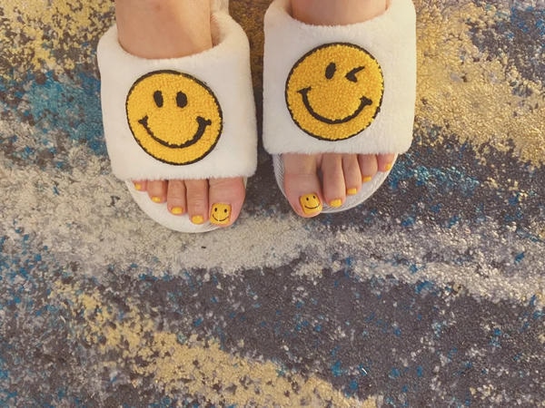 nail mặt cười dễ thương