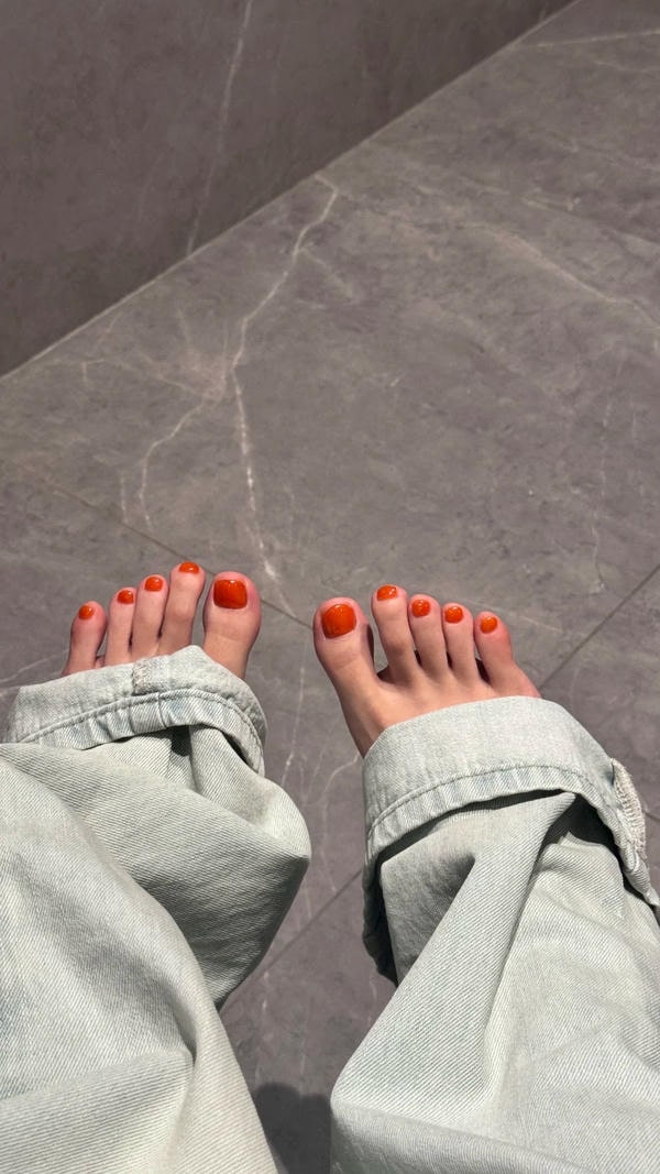 nail màu cam hiện đại