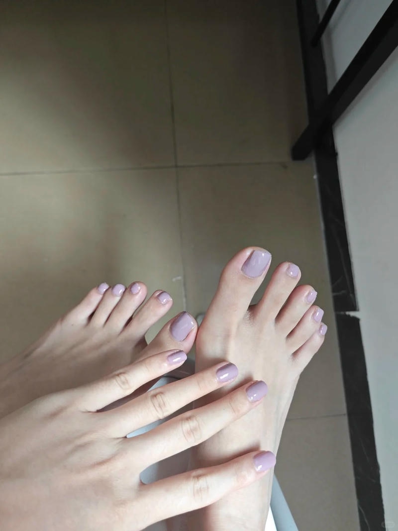 nail móng chân tông tím