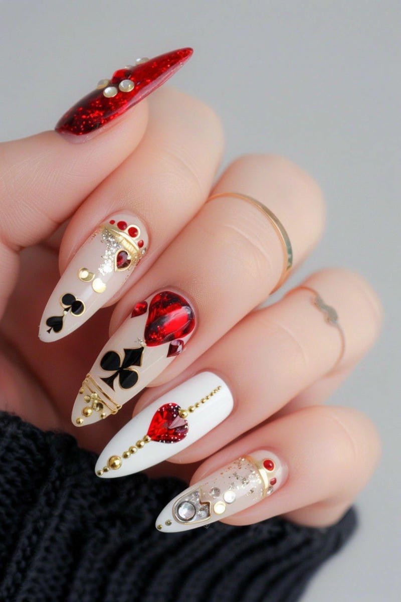 nail tay bộ bài cực sang