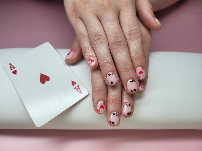 nail tay bộ bài hiện đại