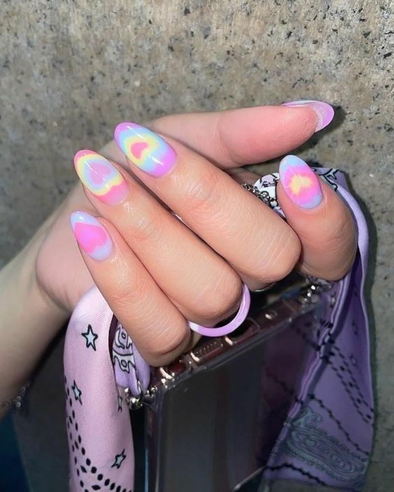 nail tay cầu vồng đi biển