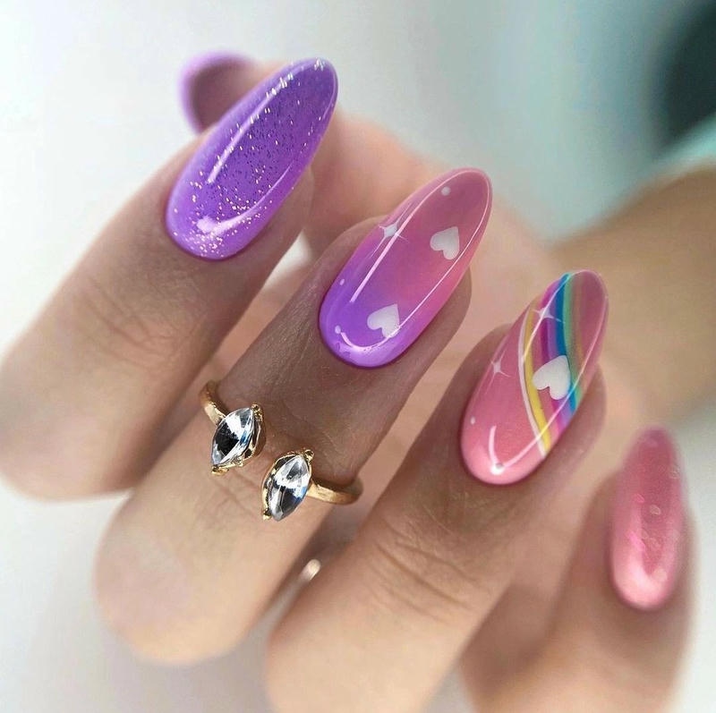 nail tay cầu vồng nổi bật sang chảnh
