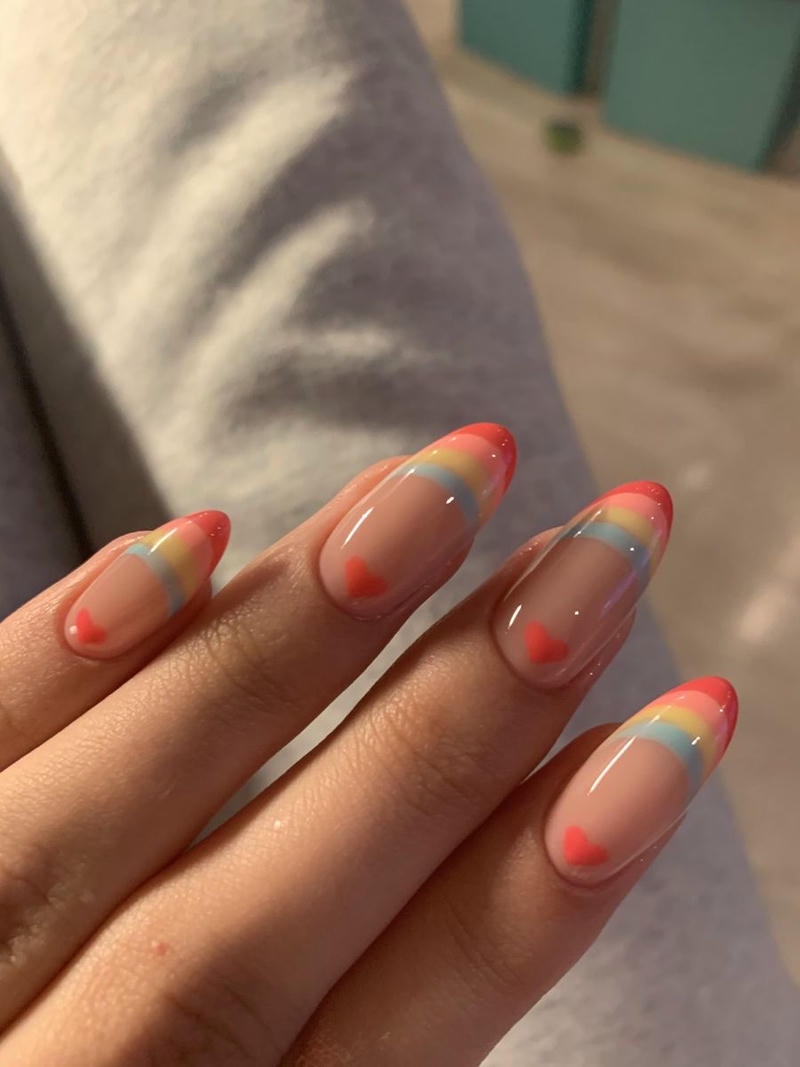 nail tay cầu vồng trẻ trung