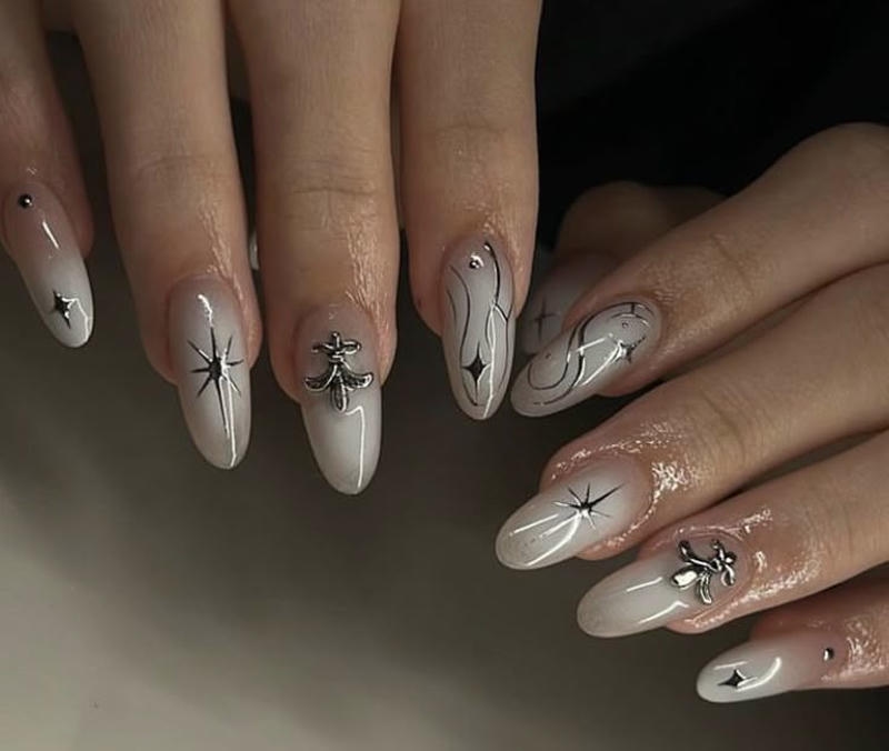 nail tay màu bạc hợp xu hướng