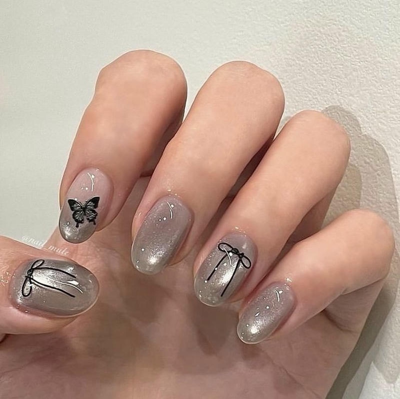 nail tay màu bạc quý phái