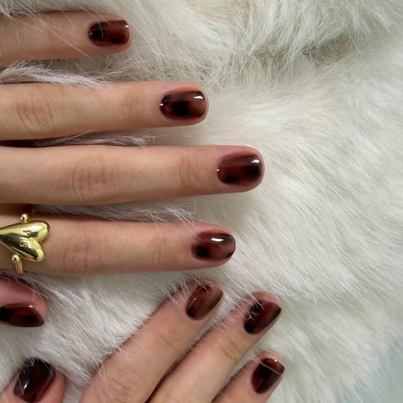 nail tay màu nâu đất