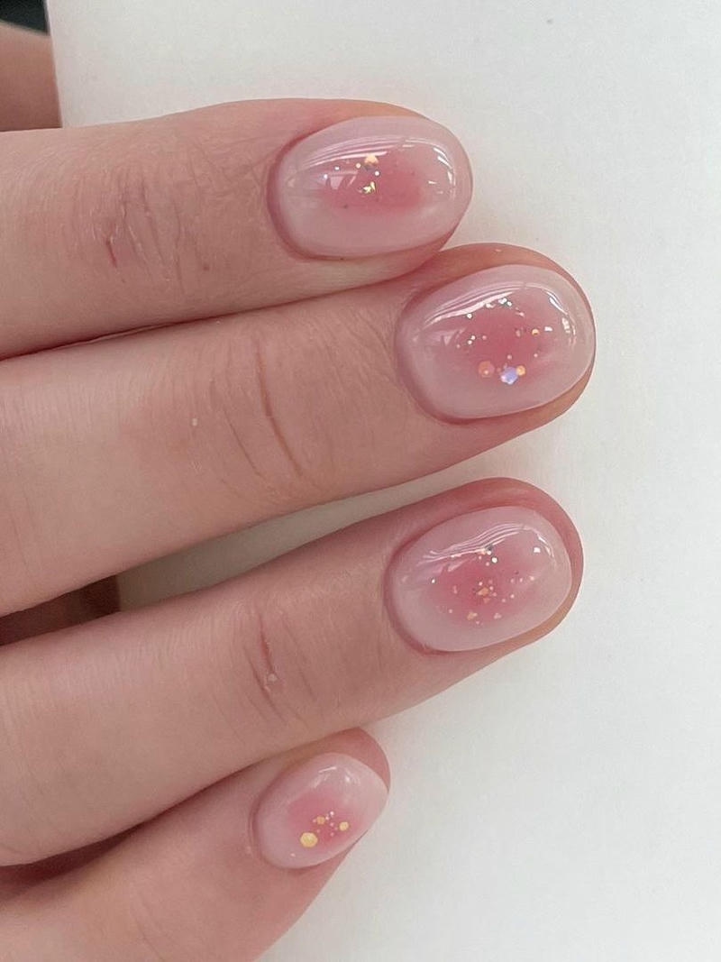 nail tay màu nude quý phái nhẹ