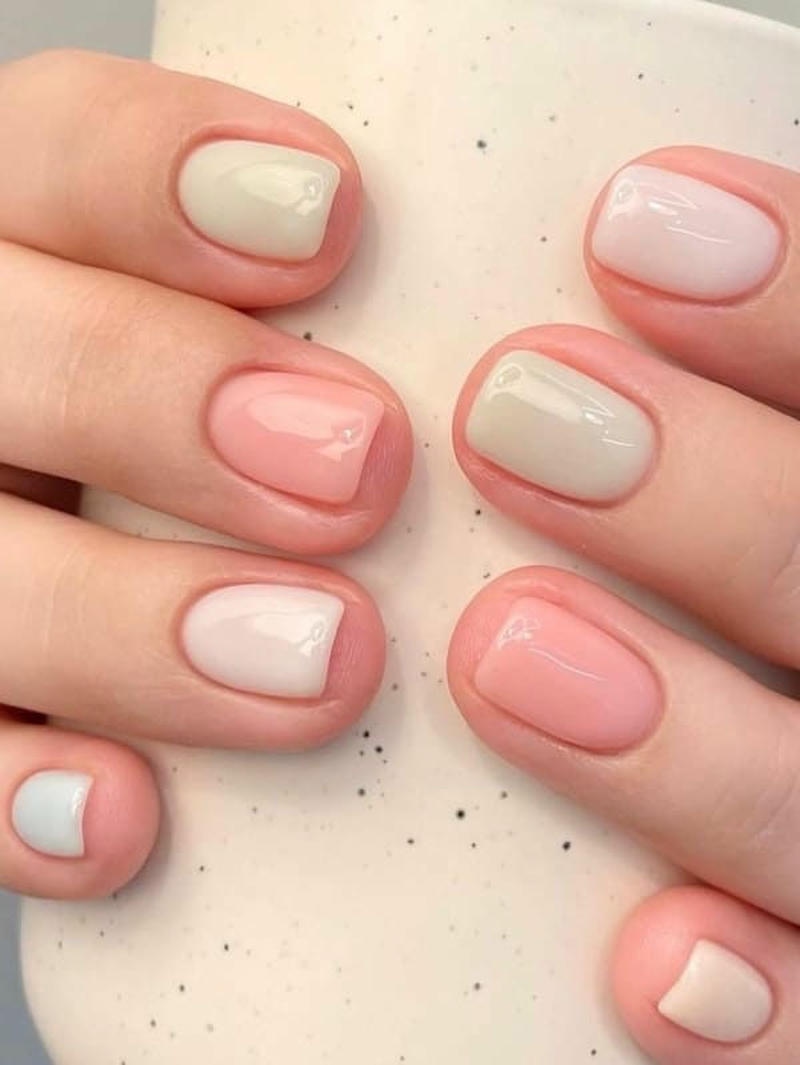 nail tay màu nude tráng gương