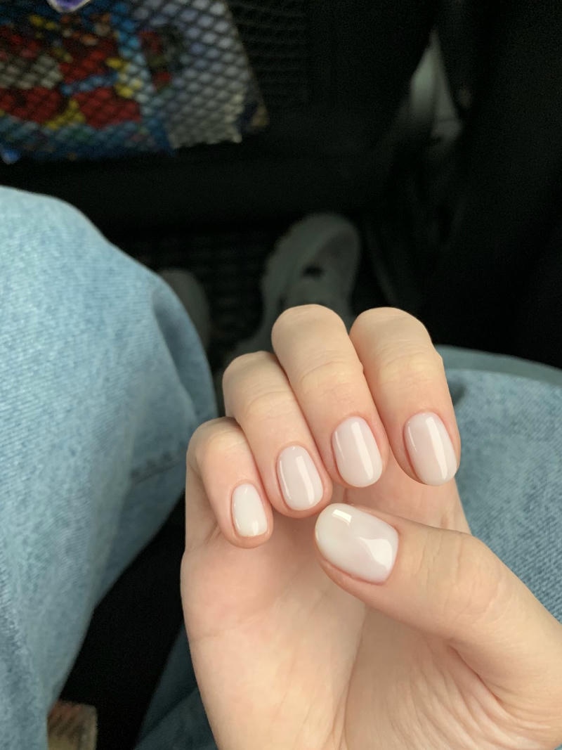 nail tay màu trắng đơn giản