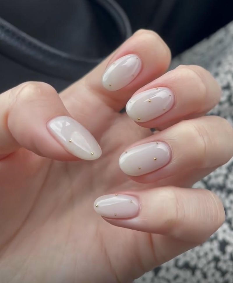 nail tay màu trắng hot trend