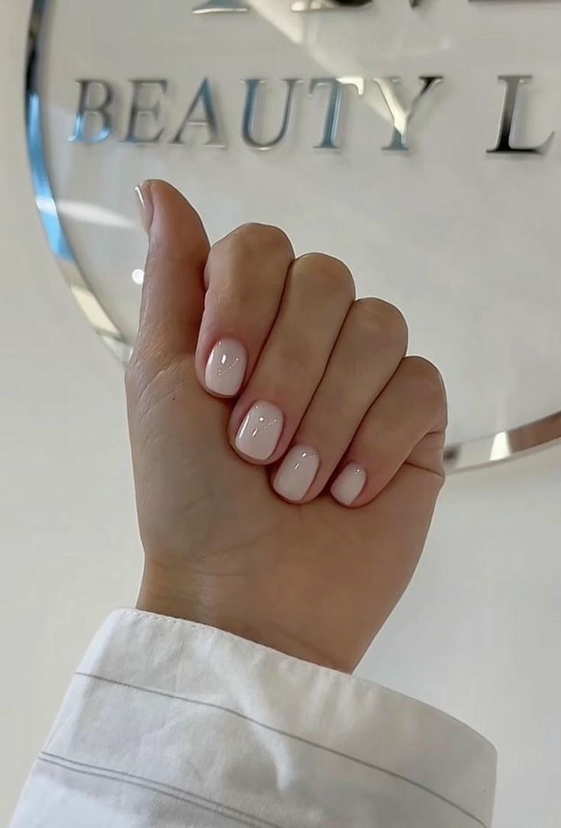 nail tay màu trắng phong cách