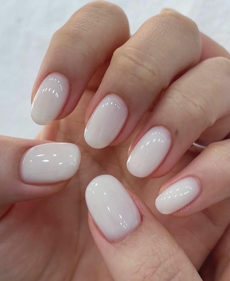 nail tay màu trắng quý phái nhẹ nhàng