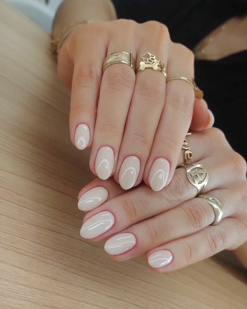 nail tay màu trắng quý phái