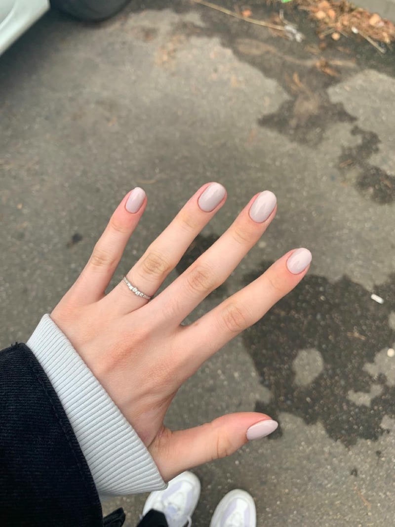 nail tay màu trắng sang chảnh