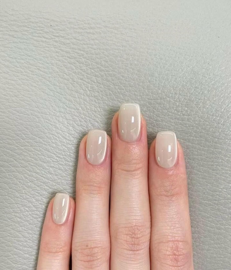 nail tay màu trắng thời thượng