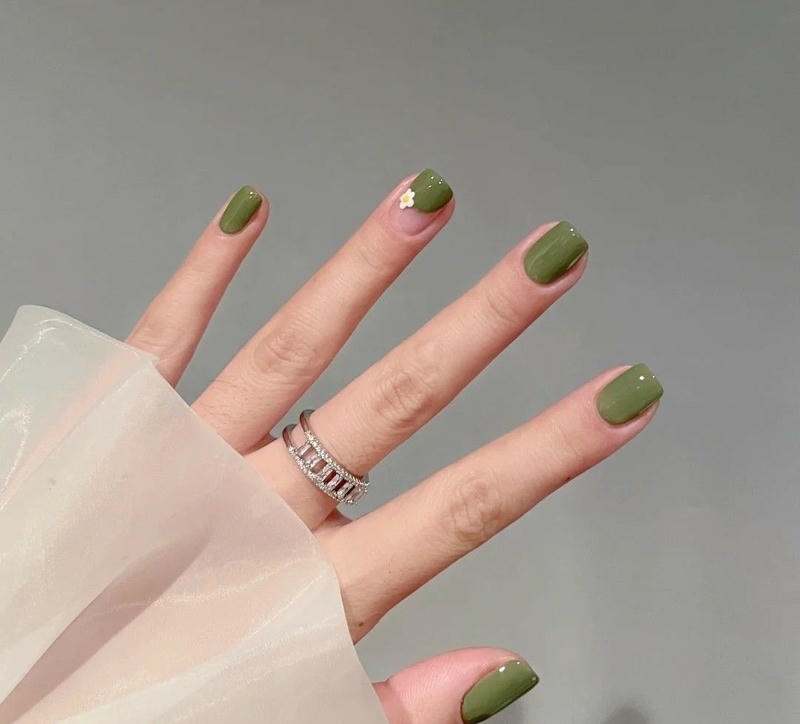 nail tay màu xanh lá công sở