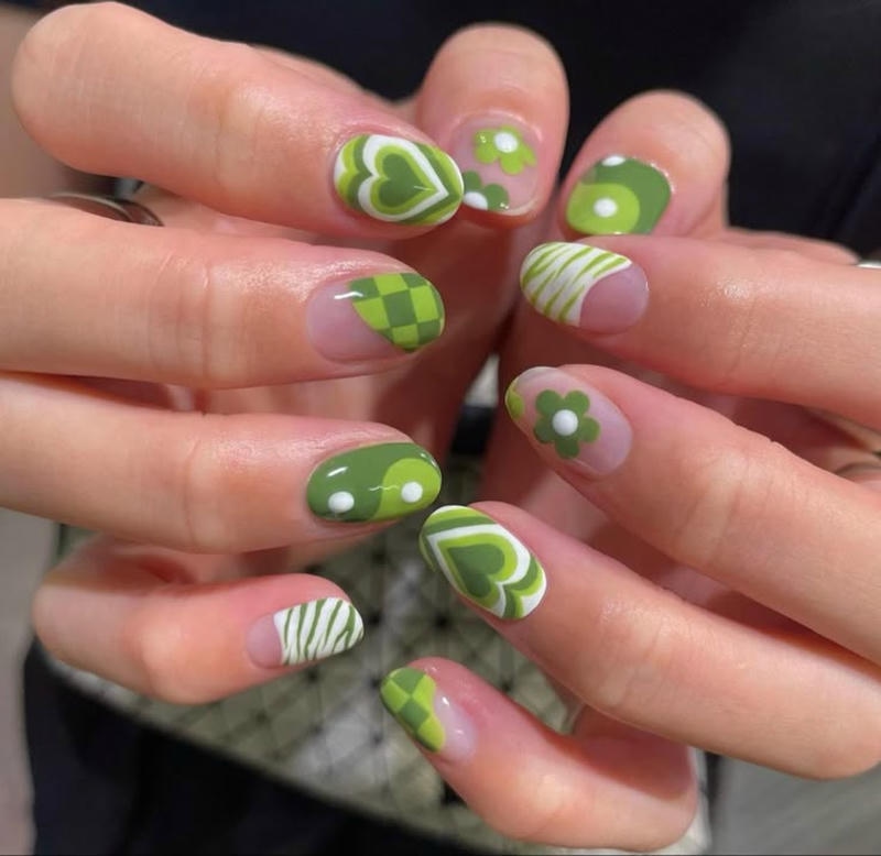 nail tay màu xanh lá pastel nhẹ