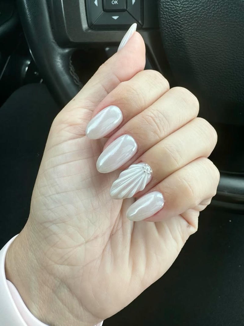 nail tay ngọc trai nổi bật