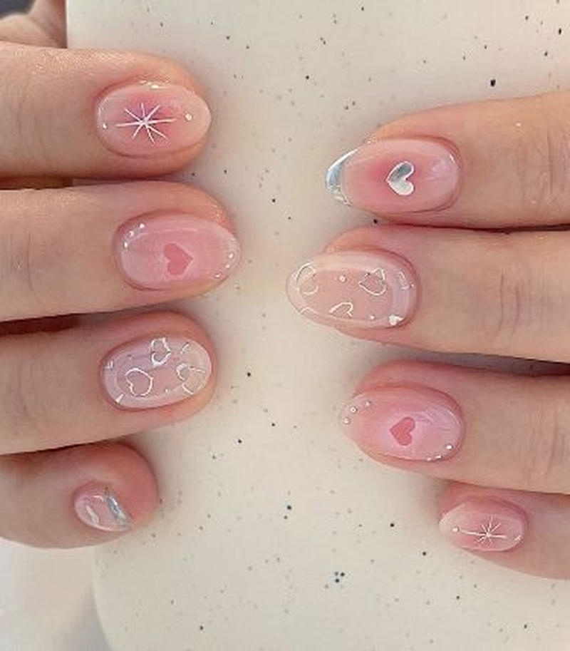 nail tay trái tim hot trend
