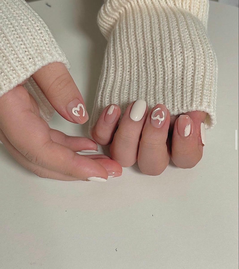 nail tay trái tim trendy 2025