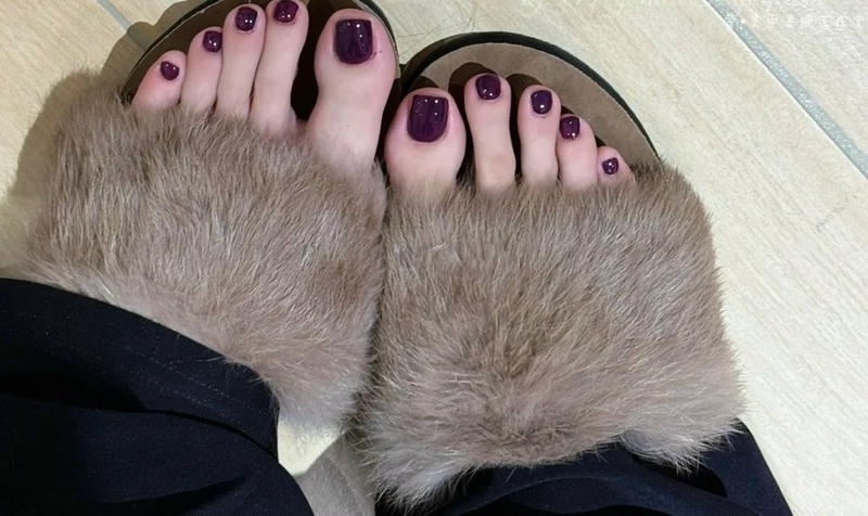 nail tím tối giản